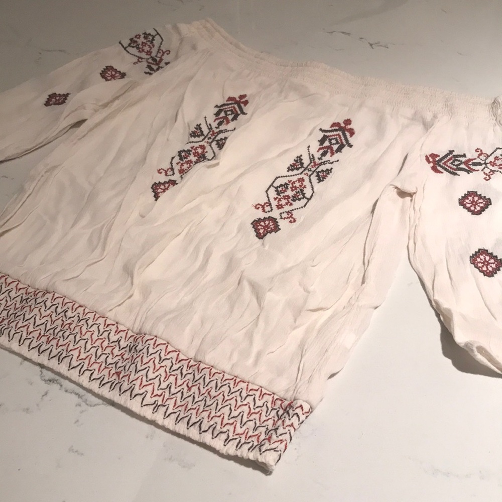 American Rag BOHO Off Shoulder cream Top - XS